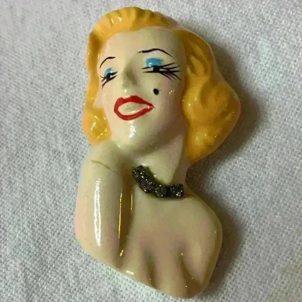 VTG Marilyn Monroe Brooch/ pin signed 1988 painted clay with rhinestone necklace